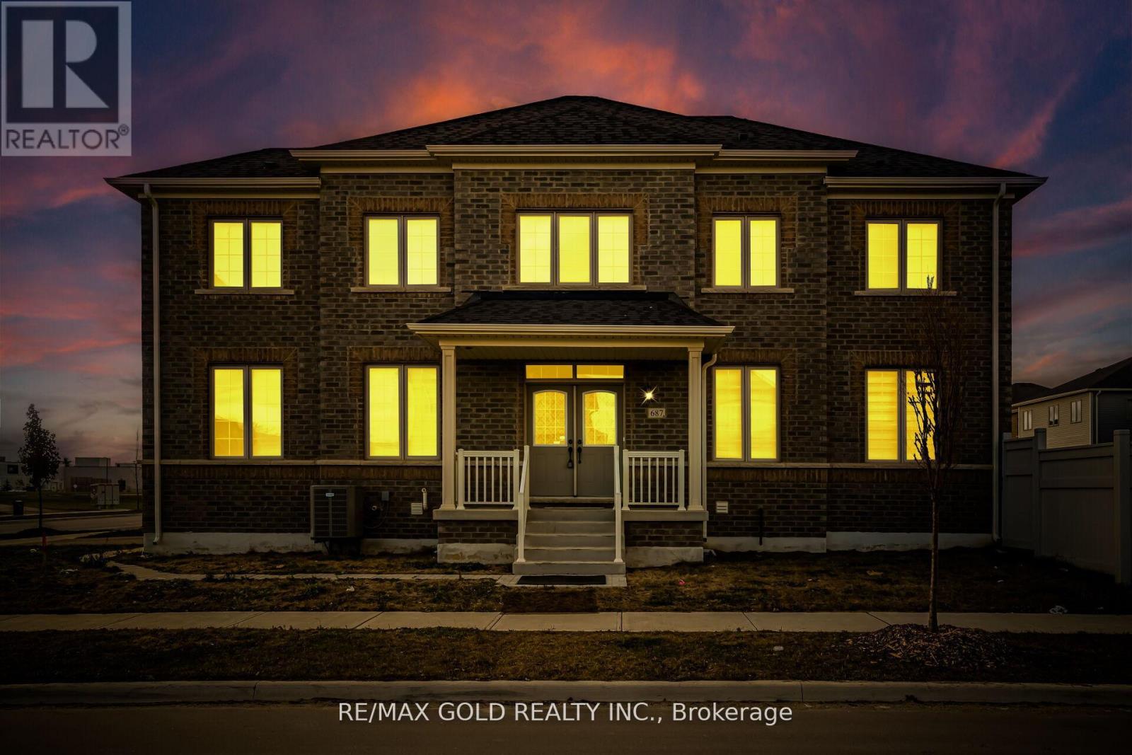 687 Anishinaabe Drive, Shelburne, Ontario  L6V 3Y5 - Photo 2 - X12691100