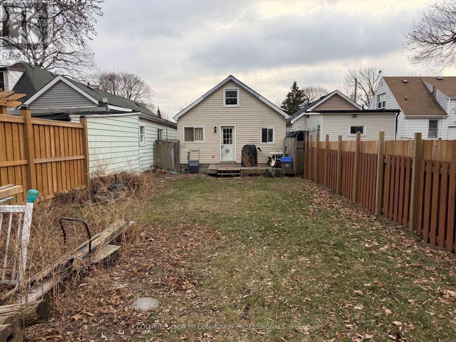 92 East 24th Street, Hamilton, Ontario  L8V 2Y1 - Photo 10 - X12691110