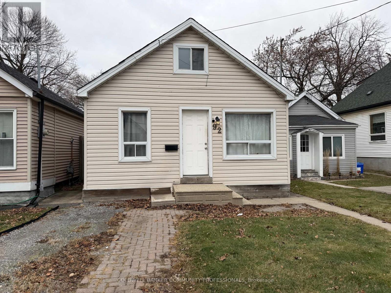 92 East 24th Street, Hamilton, Ontario  L8V 2Y1 - Photo 2 - X12691110