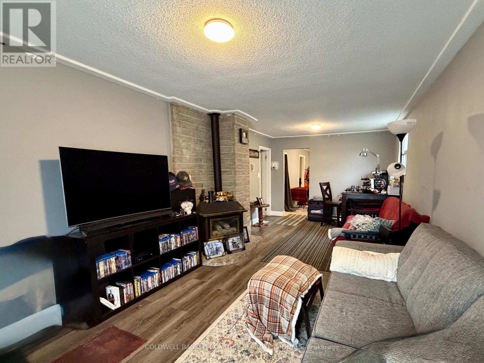 92 East 24th Street, Hamilton, Ontario  L8V 2Y1 - Photo 7 - X12691110