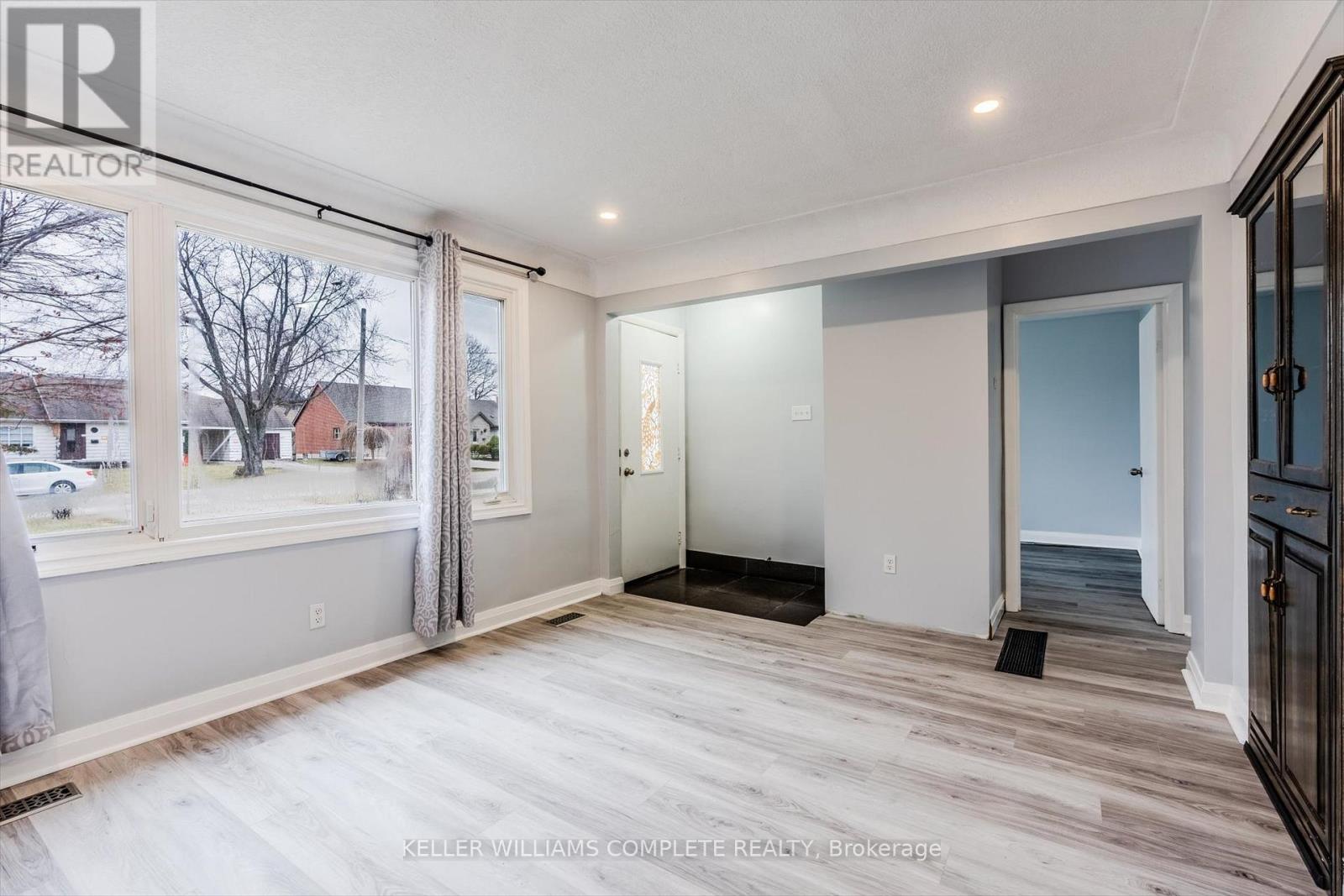 106 Eleanor Avenue, Hamilton, Ontario  L8W 1C8 - Photo 6 - X12691152