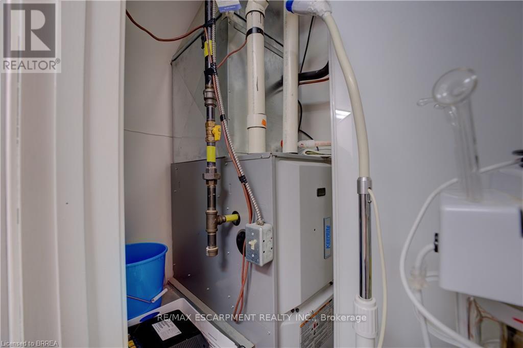 325 Fairview Drive, Brantford, Ontario  N3R 2X3 - Photo 16 - X12691210