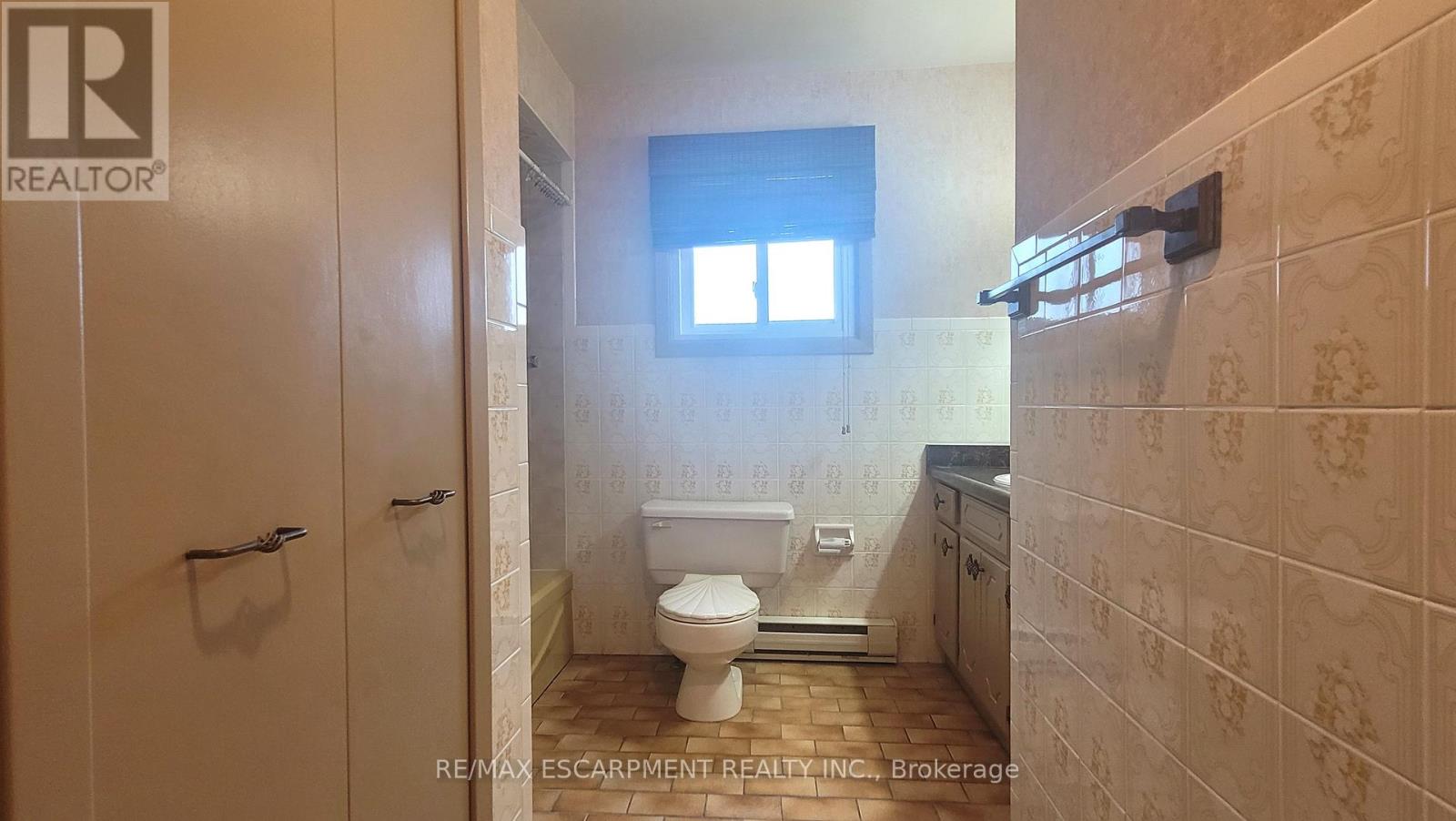 325 Fairview Drive, Brantford, Ontario  N3R 2X3 - Photo 23 - X12691210