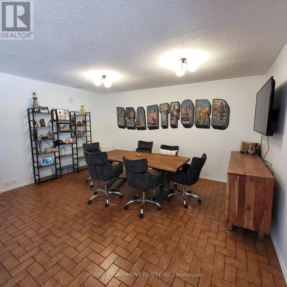 325 Fairview Drive, Brantford, Ontario  N3R 2X3 - Photo 7 - X12691210