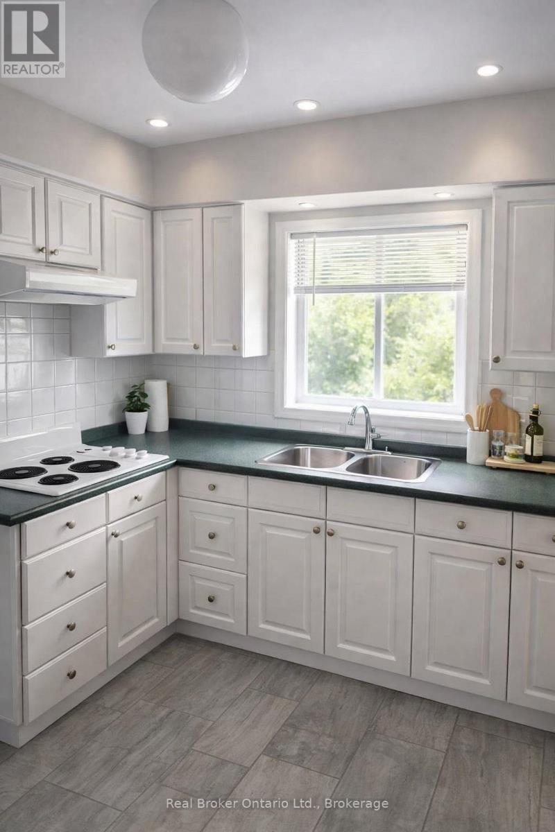 4942 Armoury Street, Niagara Falls, Ontario  L2E 1T1 - Photo 3 - X12689442