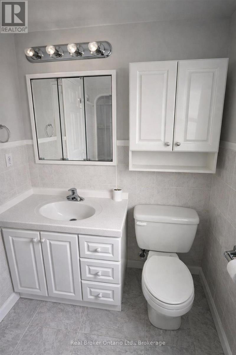 4942 Armoury Street, Niagara Falls, Ontario  L2E 1T1 - Photo 6 - X12689442