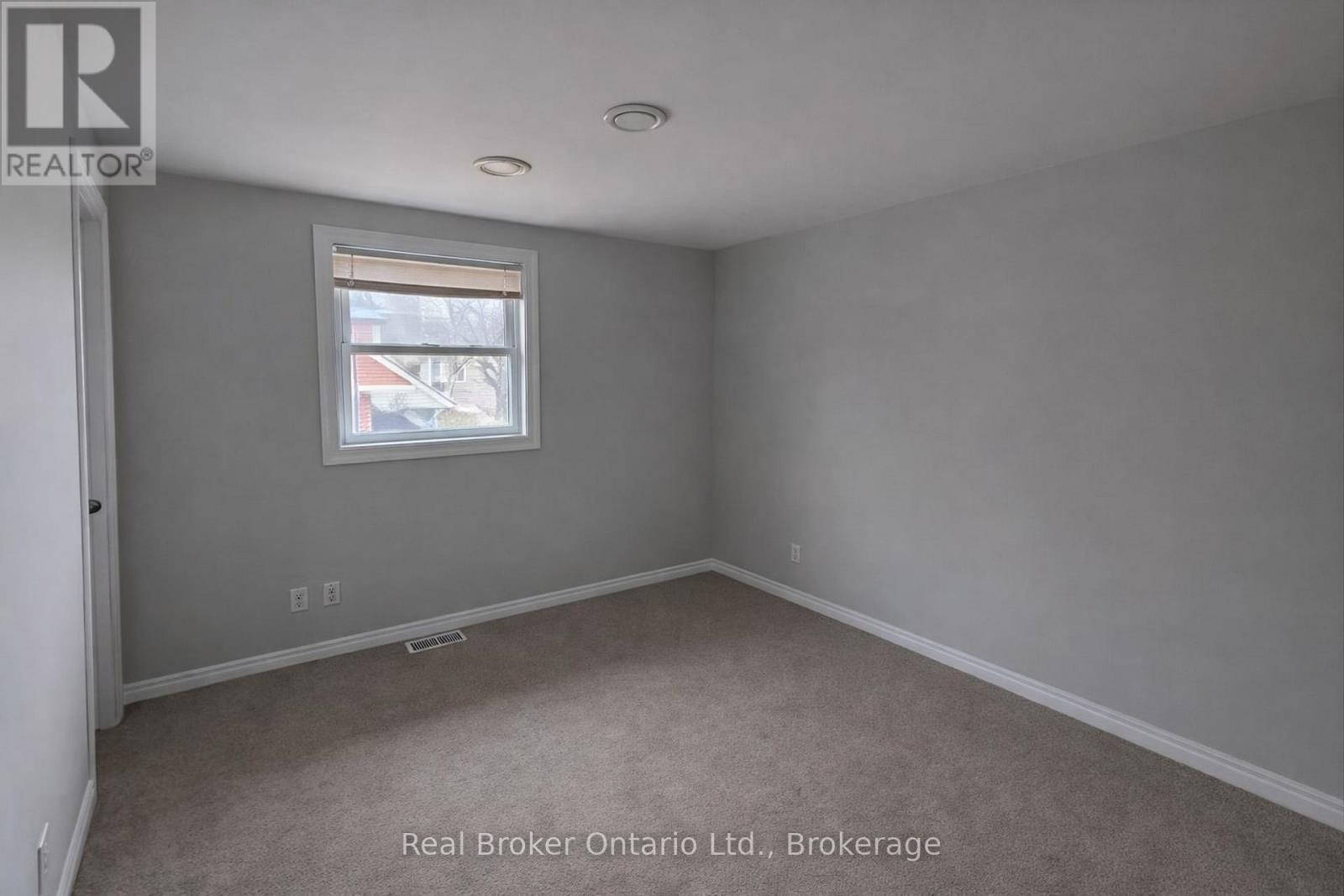 4942 Armoury Street, Niagara Falls, Ontario  L2E 1T1 - Photo 4 - X12689442