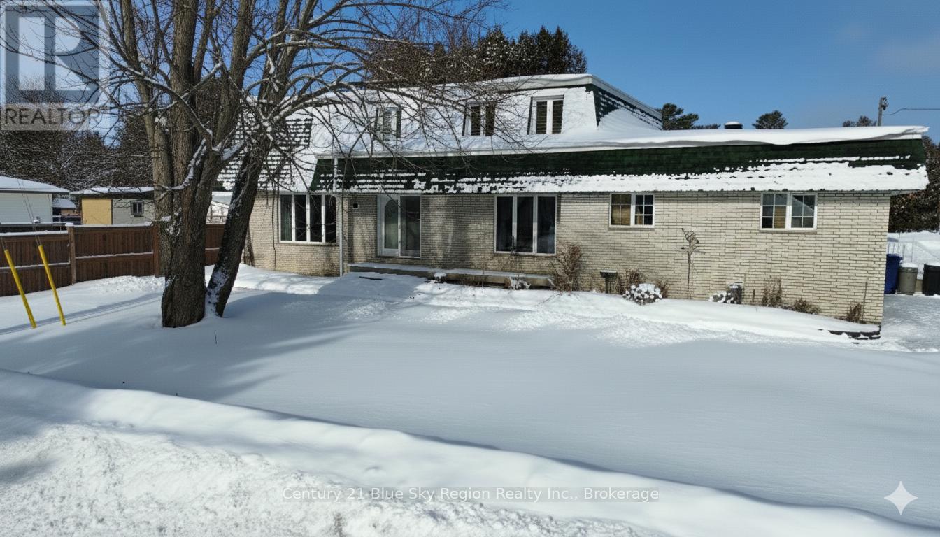 61 Third Street, West Nipissing (Sturgeon Falls), Ontario  P2B 3A9 - Photo 2 - X12690364