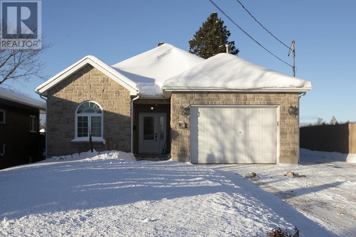 481 Lake St, Sault Ste. Marie, Ontario  P6B 3L4 - Photo 2 - SM253487