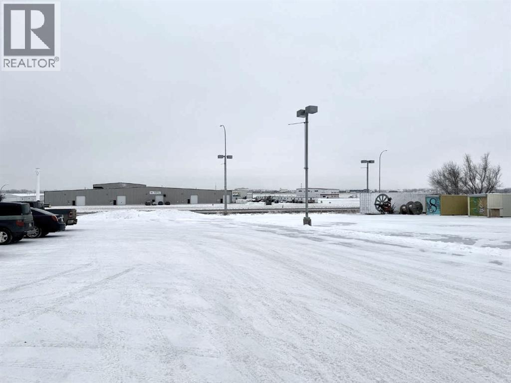 1760 Gershaw Drive Sw, Medicine Hat, Alberta  T1A 5E1 - Photo 3 - A2267292