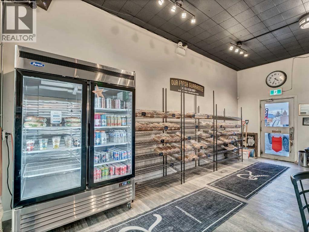 8 3 Street Se, Redcliff, Alberta  T0J 2P0 - Photo 4 - A2278360