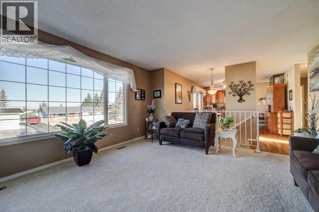 762 Lebel Street, Pincher Creek, Alberta  T0K 1W0 - Photo 7 - A2277520