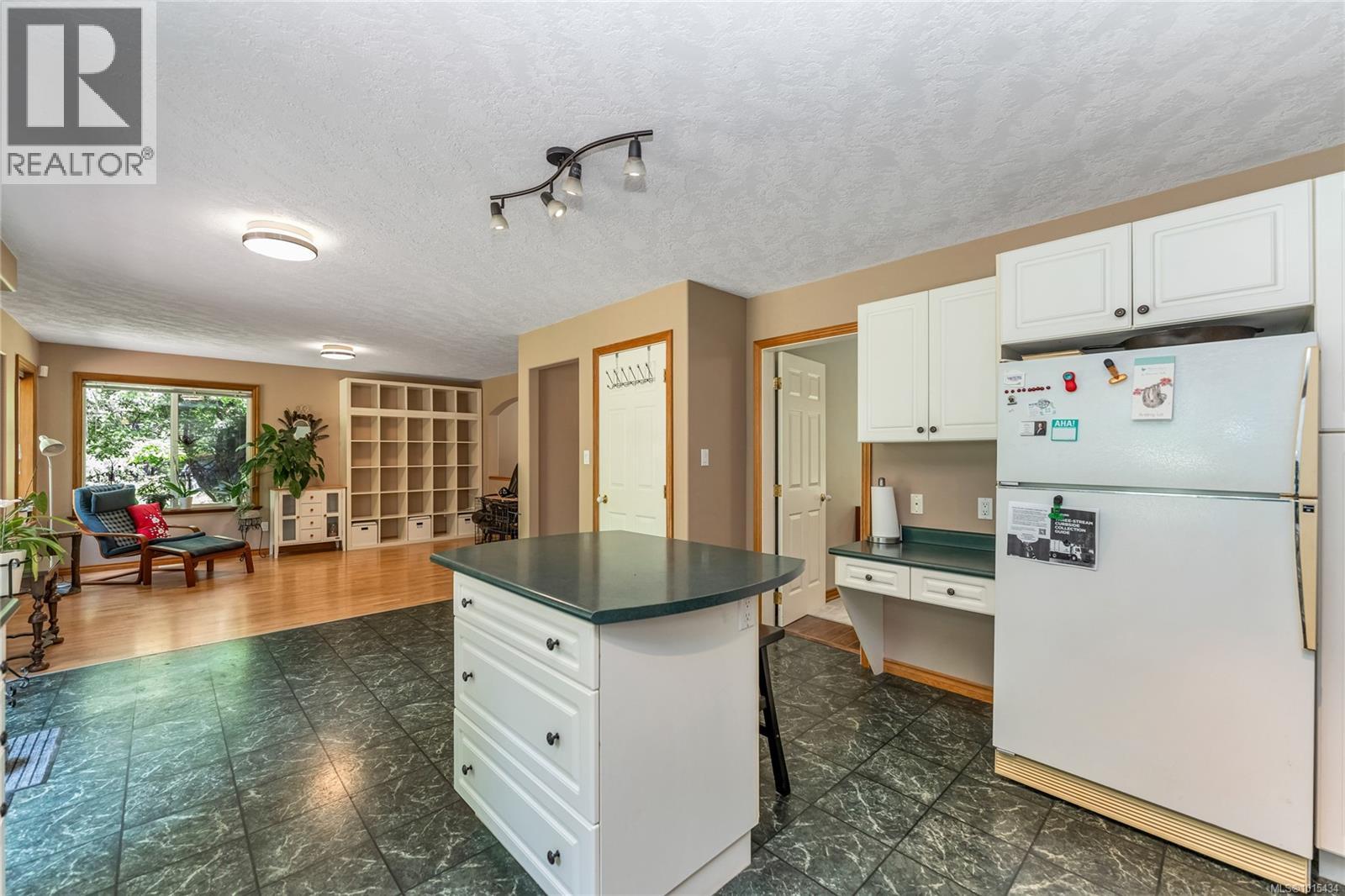 1850 Lakewood Rd, Shawnigan Lake, British Columbia  V0R 2W0 - Photo 10 - 1015434