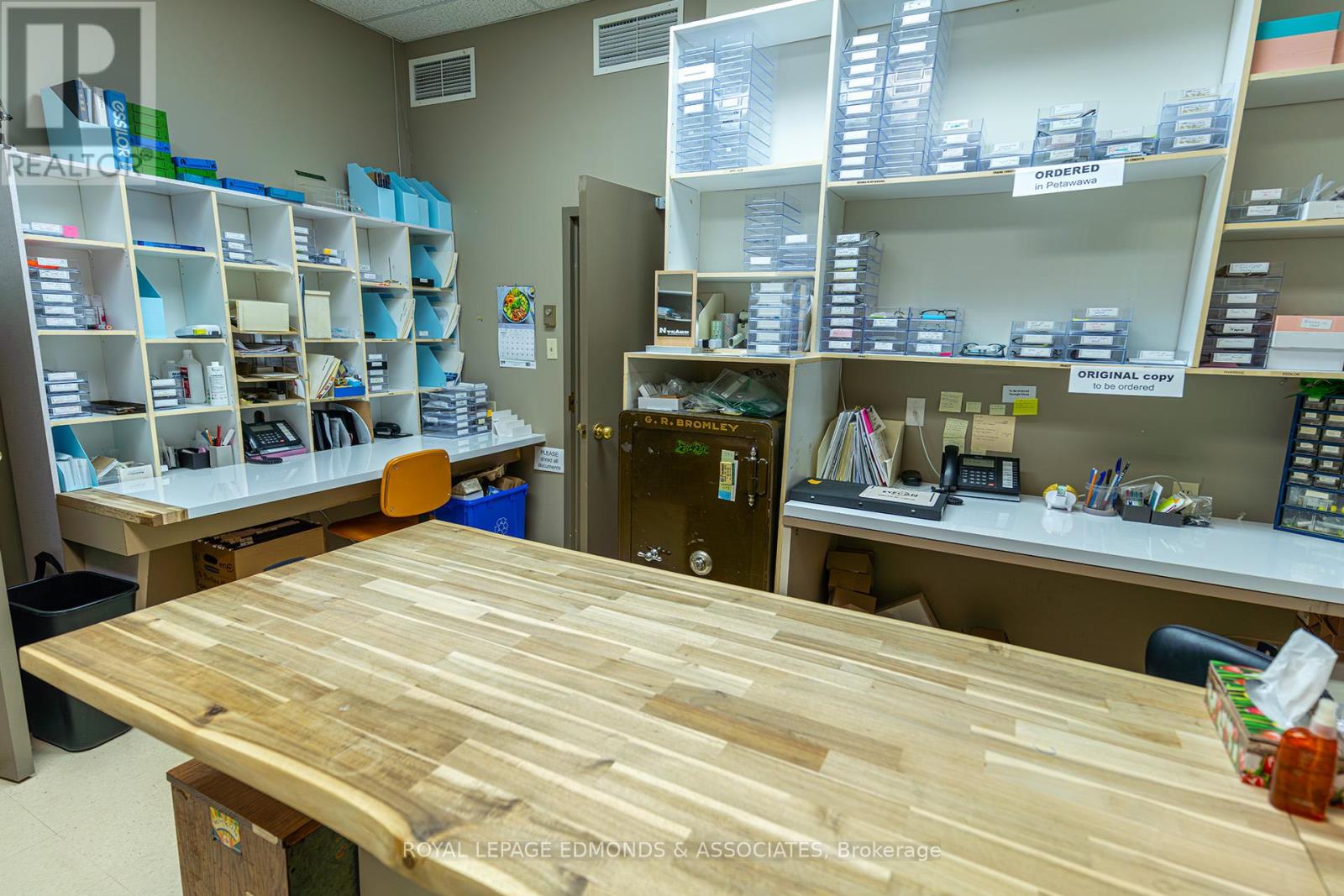 100 Victoria Street, Pembroke, Ontario  K8A 8E1 - Photo 21 - X12691340