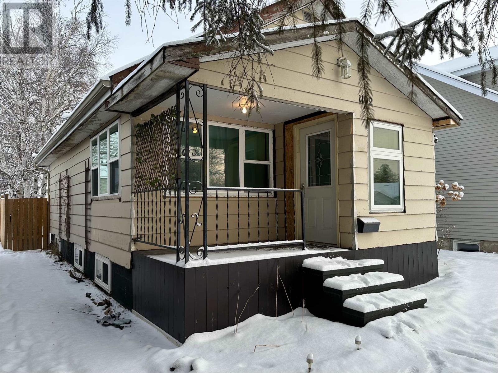 1102 Scott St, Fort Frances, Ontario  P9A 1J6 - Photo 1 - TB253678