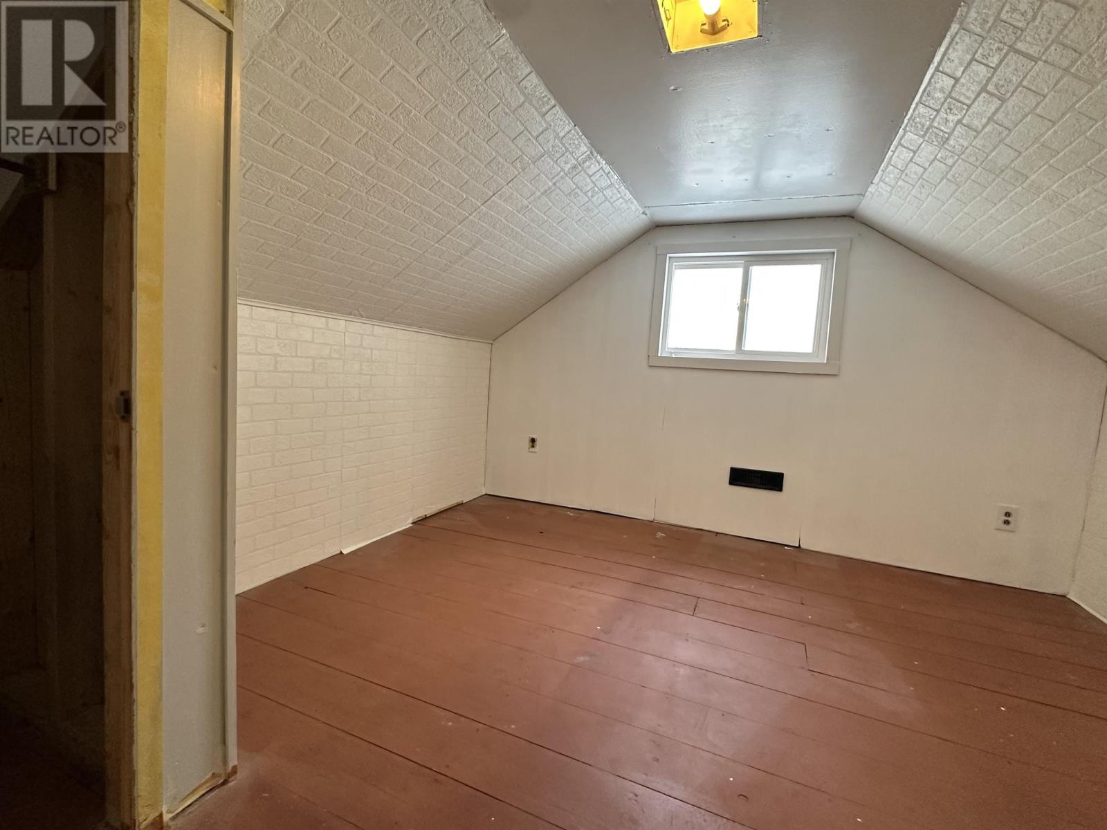 1102 Scott St, Fort Frances, Ontario  P9A 1J6 - Photo 18 - TB253678