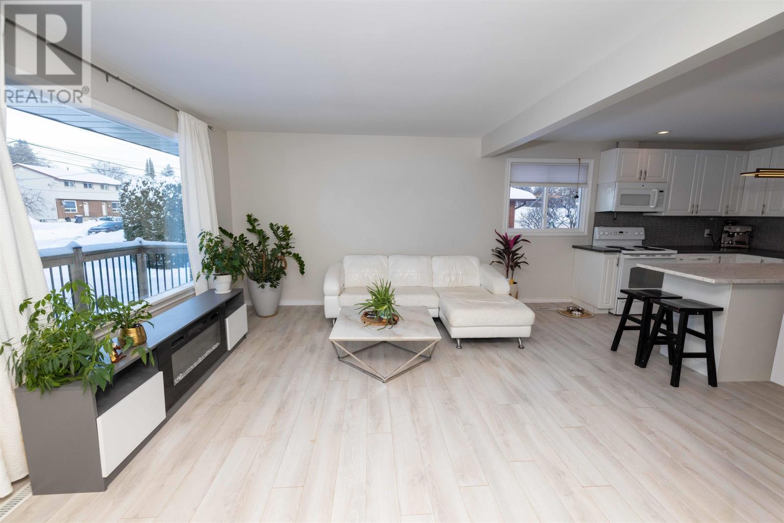 587 Faircrest St, Thunder Bay, Ontario  P7B 2C1 - Photo 5 - TB2600021