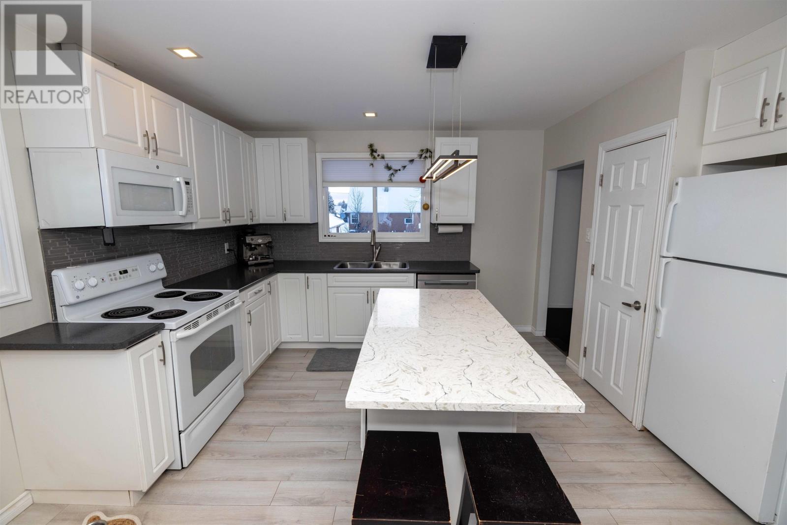 587 Faircrest St, Thunder Bay, Ontario  P7B 2C1 - Photo 11 - TB2600021