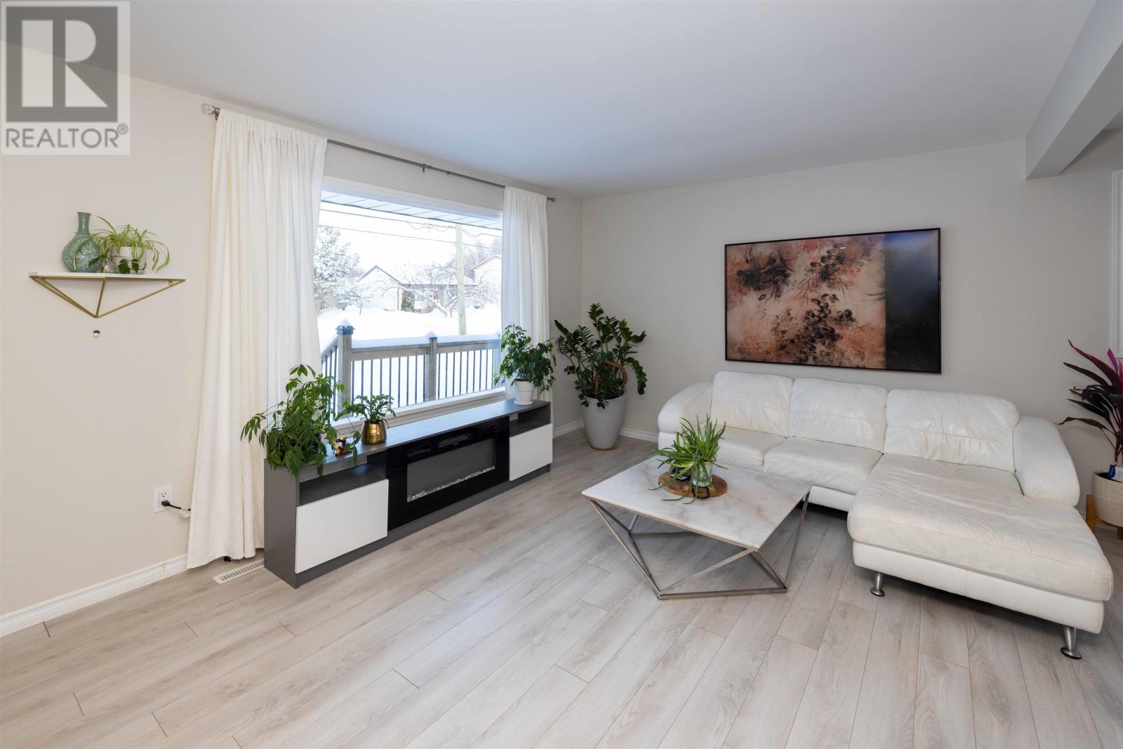 587 Faircrest St, Thunder Bay, Ontario  P7B 2C1 - Photo 3 - TB2600021