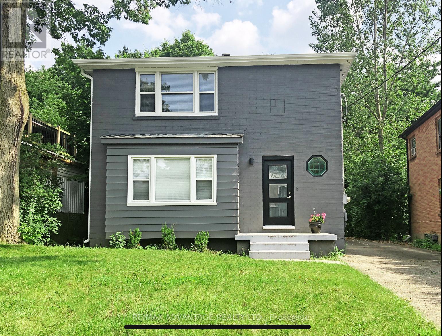 Photo 2 of 50 for 206-208 Barry Place