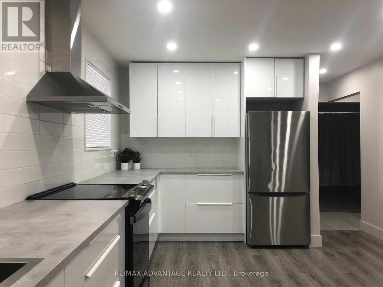 Photo 6 of 50 for 206-208 Barry Place