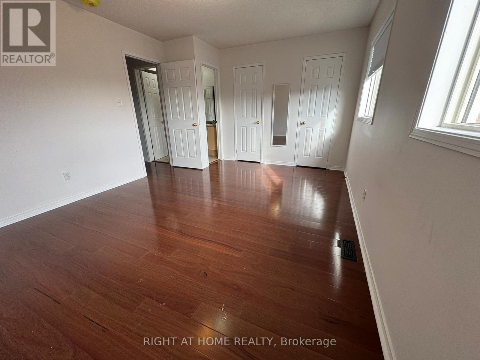 Upper And Main - 830 Avonshire Court, Mississauga, Ontario  L5V 2P2 - Photo 13 - W12565080