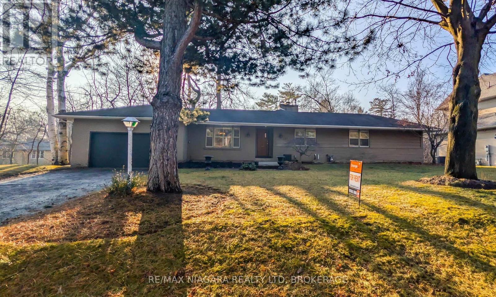 262 ALSCOT CRESCENT, Oakville, Ontario