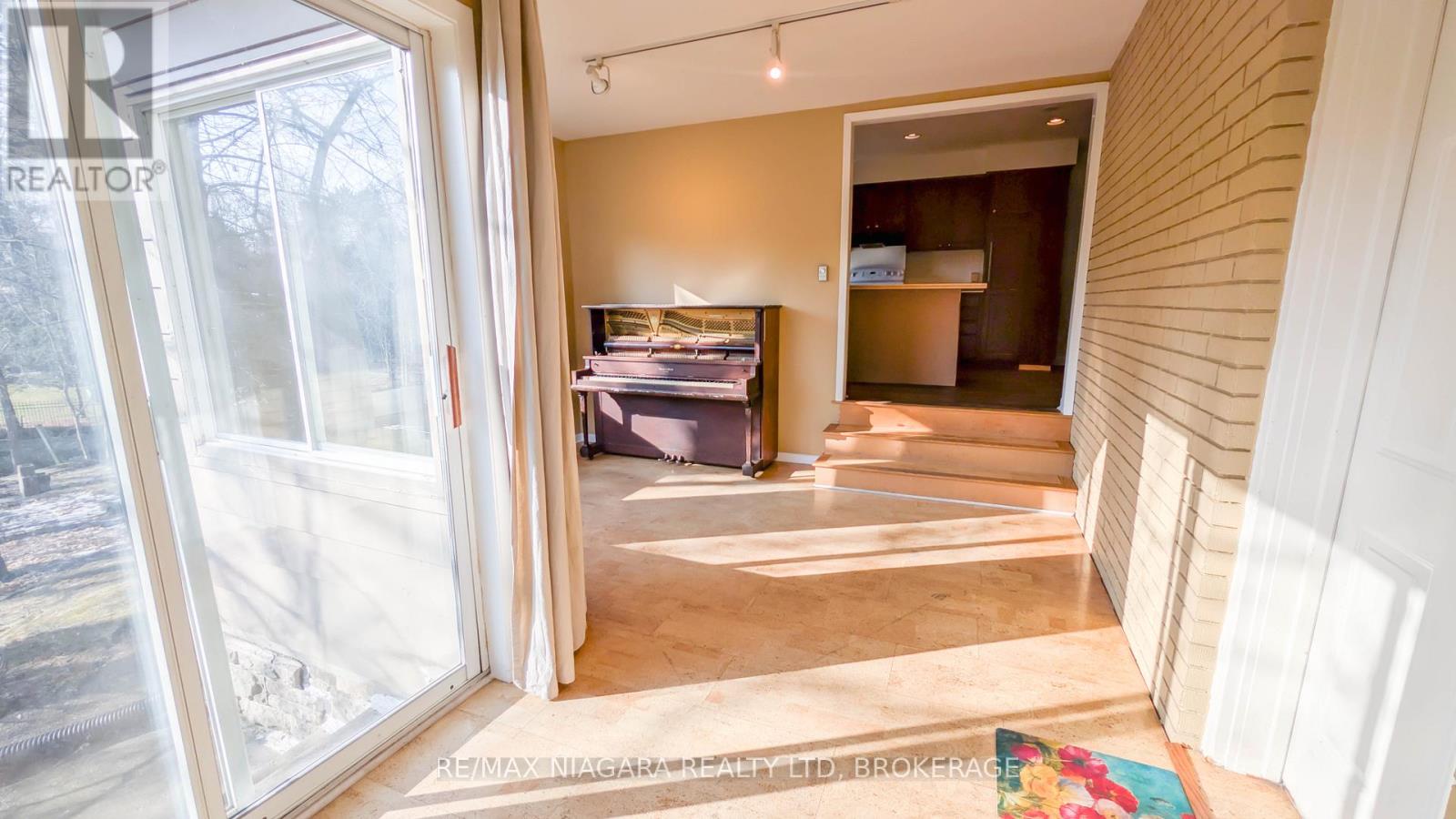 262 Alscot Crescent, Oakville, Ontario  L6J 4R4 - Photo 13 - W12662346