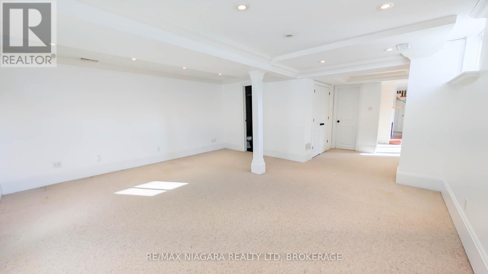 262 Alscot Crescent, Oakville, Ontario  L6J 4R4 - Photo 6 - W12662346