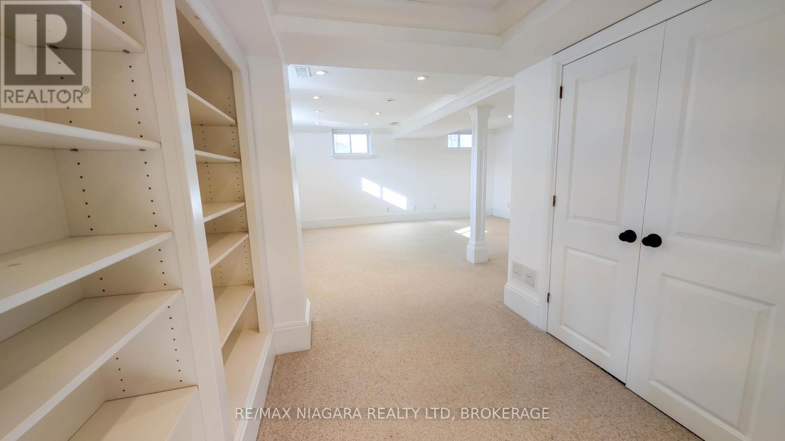 262 Alscot Crescent, Oakville, Ontario  L6J 4R4 - Photo 8 - W12662346