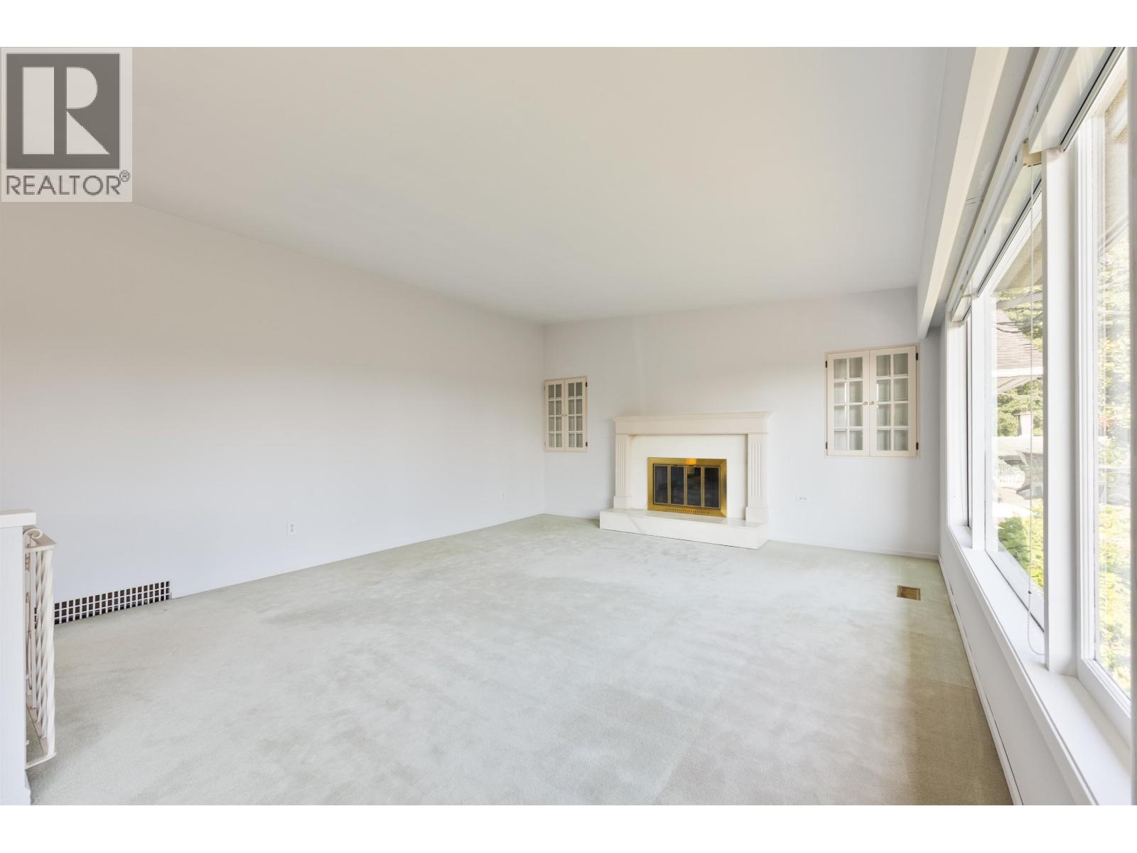 1063 Whitchurch Street, North Vancouver, British Columbia  V7L 2A8 - Photo 3 - R3078857