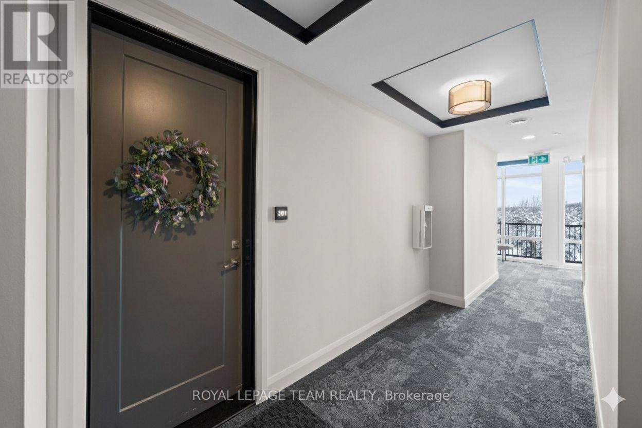 301 - 110 Cortile Private, Ottawa, Ontario  K1V 2S8 - Photo 5 - X12606148