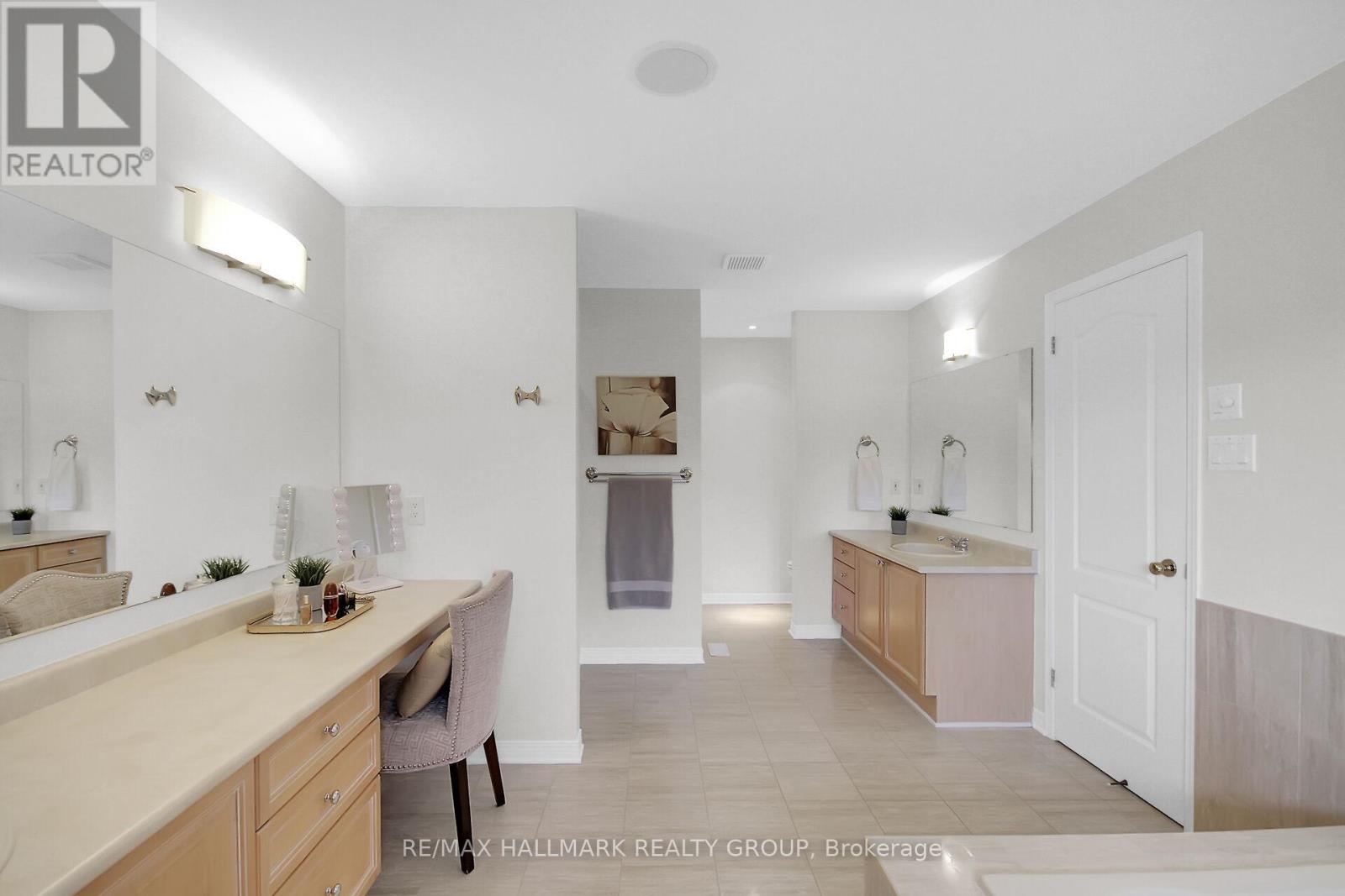 13 Beechgrove Gardens, Ottawa, Ontario  K2S 1W5 - Photo 30 - X12669256