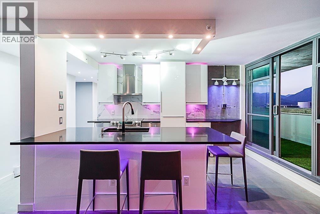 3004 438 SEYMOUR STREET, Vancouver, British Columbia