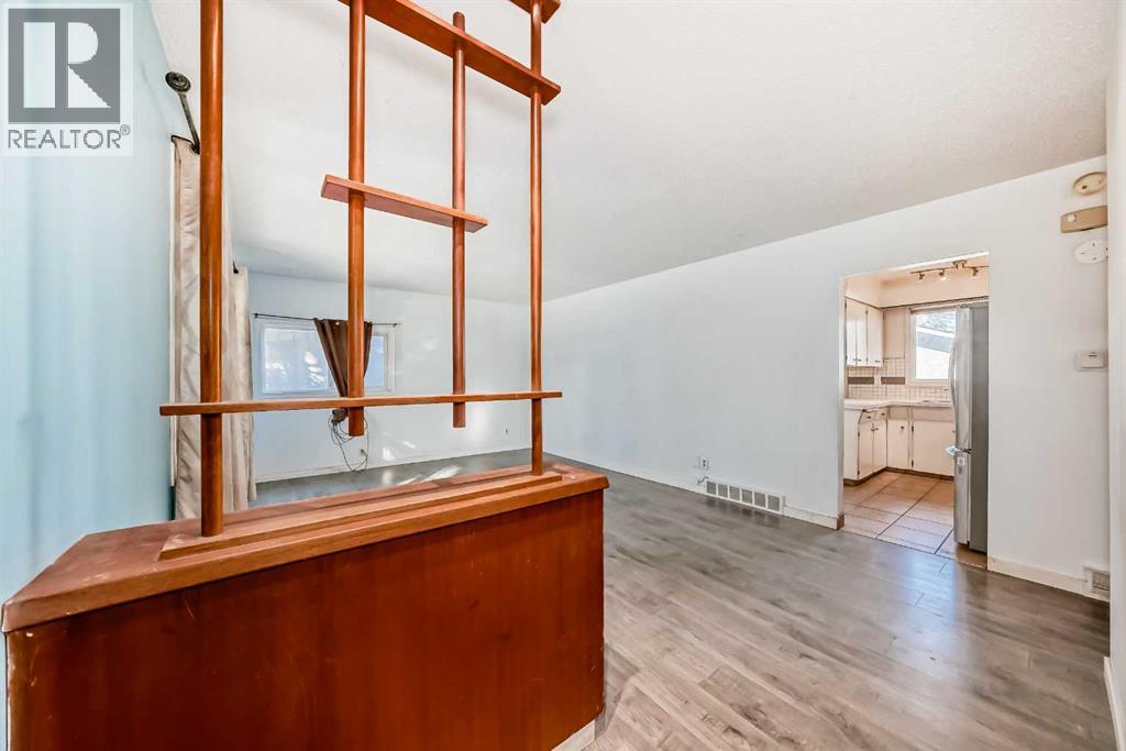 808 Avonlea Place Se, Calgary, Alberta  T2H 1W3 - Photo 4 - A2264800