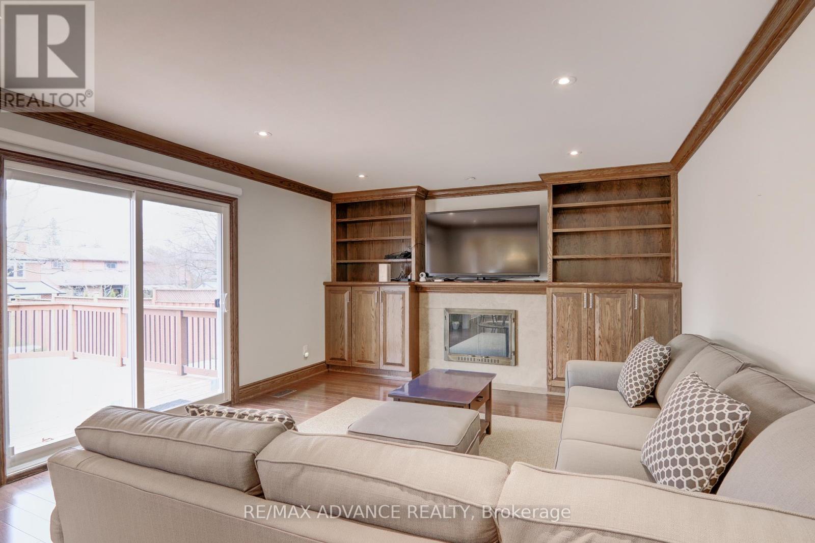 19 Abbeywood Trail, Toronto (Banbury-Don Mills), Ontario  M3B 3B4 - Photo 11 - C12691260