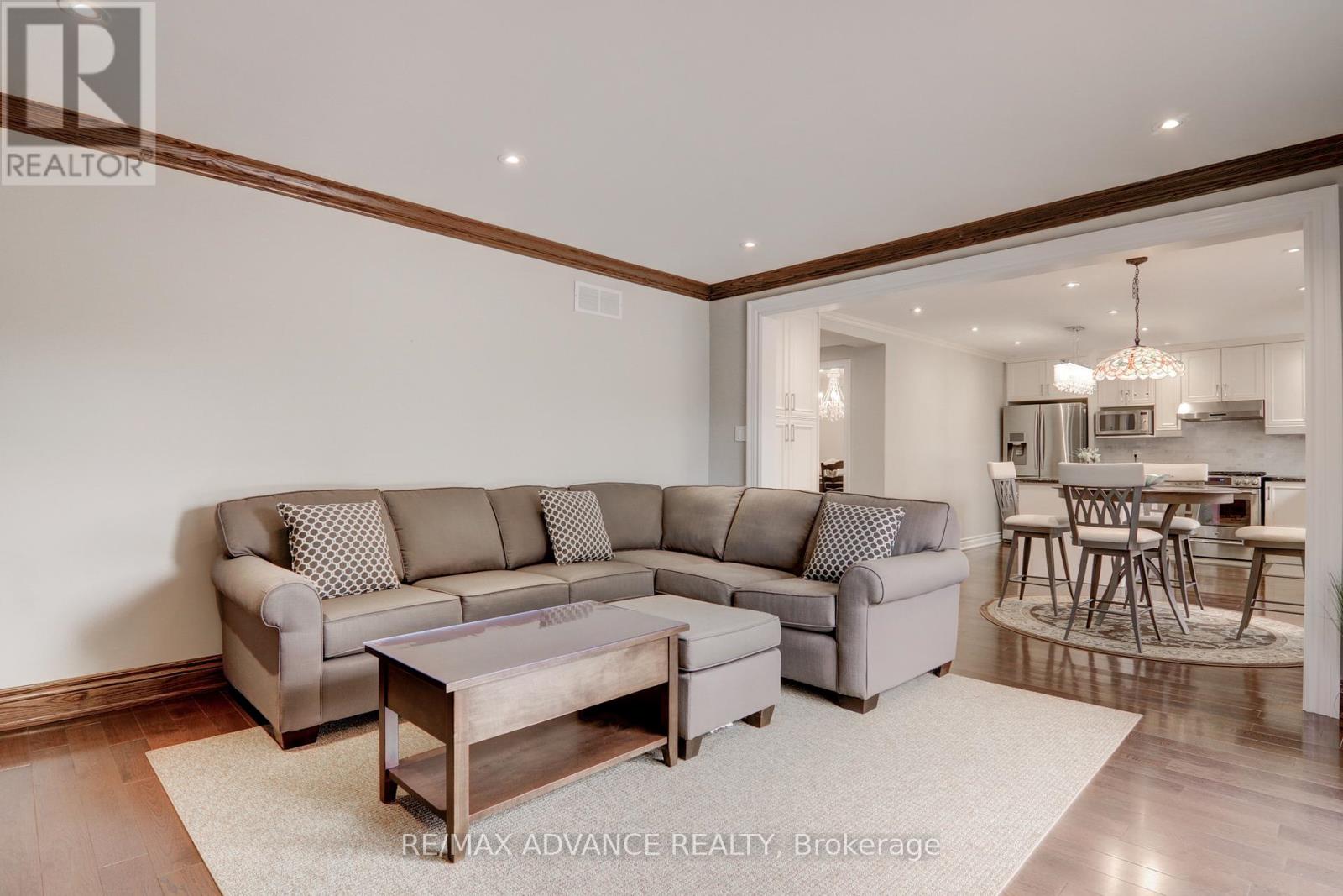 19 Abbeywood Trail, Toronto (Banbury-Don Mills), Ontario  M3B 3B4 - Photo 14 - C12691260