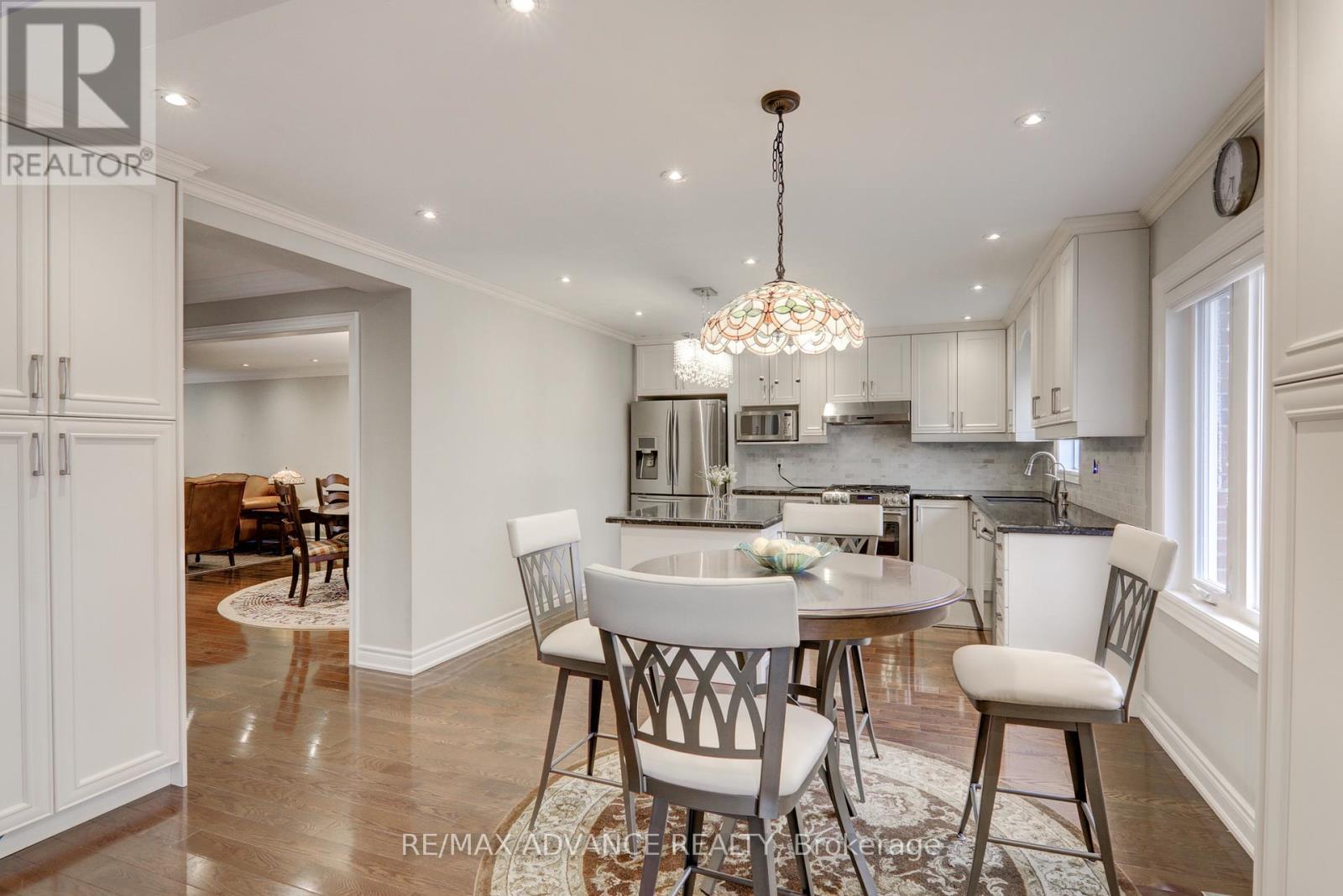 19 Abbeywood Trail, Toronto (Banbury-Don Mills), Ontario  M3B 3B4 - Photo 16 - C12691260