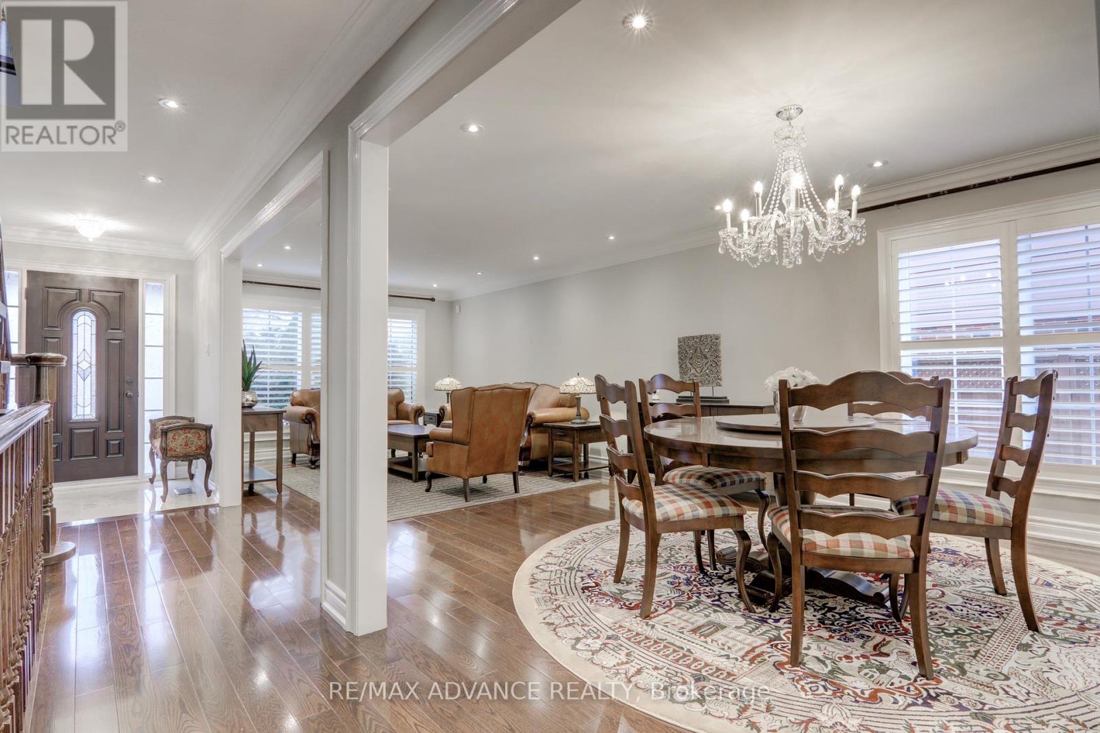 19 Abbeywood Trail, Toronto (Banbury-Don Mills), Ontario  M3B 3B4 - Photo 4 - C12691260