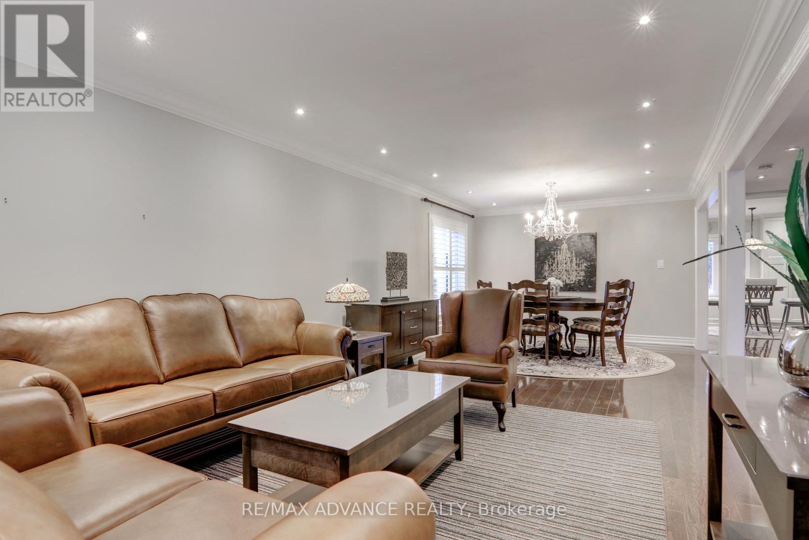 19 Abbeywood Trail, Toronto (Banbury-Don Mills), Ontario  M3B 3B4 - Photo 8 - C12691260