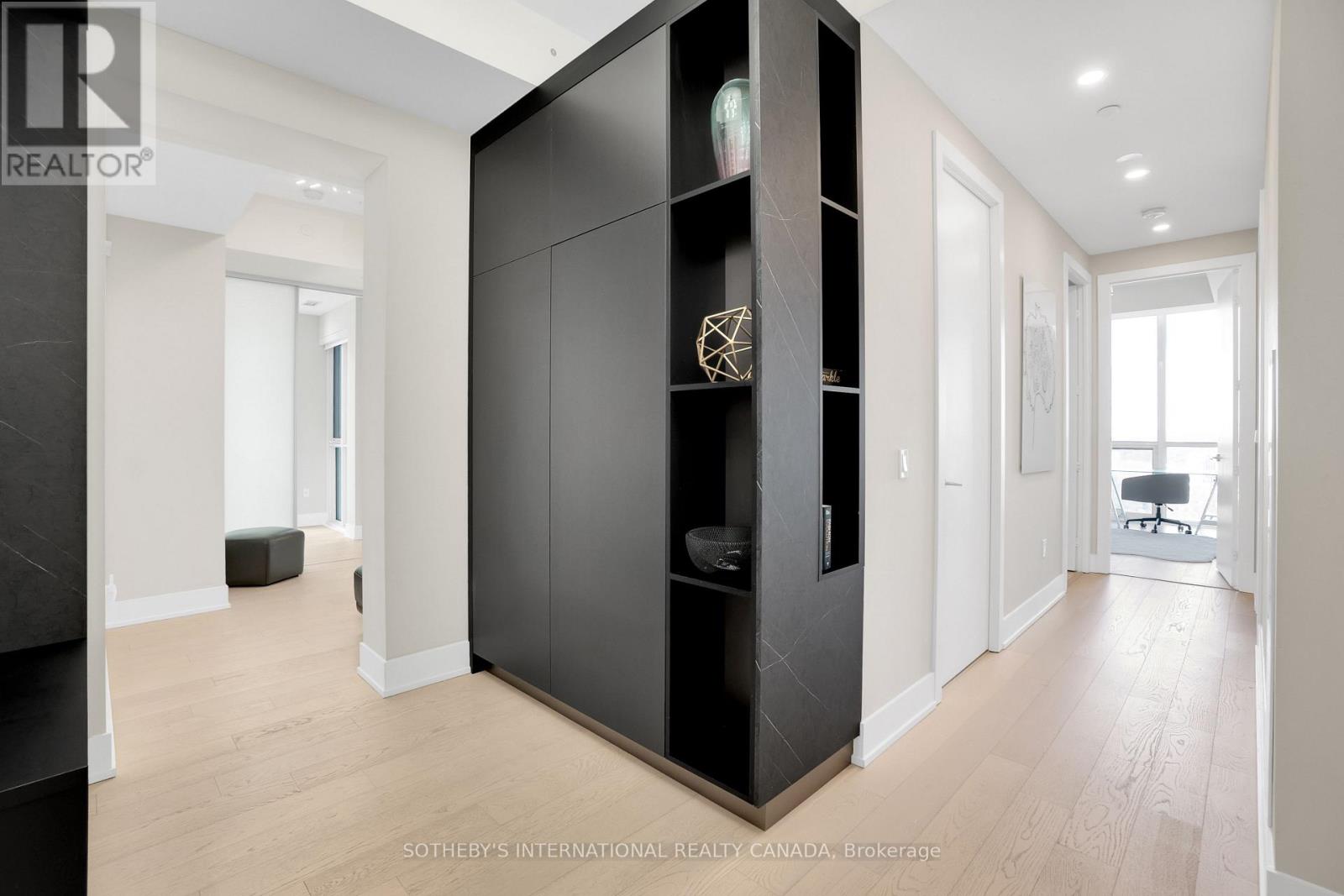 5405 - 1 Yorkville Avenue, Toronto, Ontario  M4W 0B1 - Photo 3 - C12691330