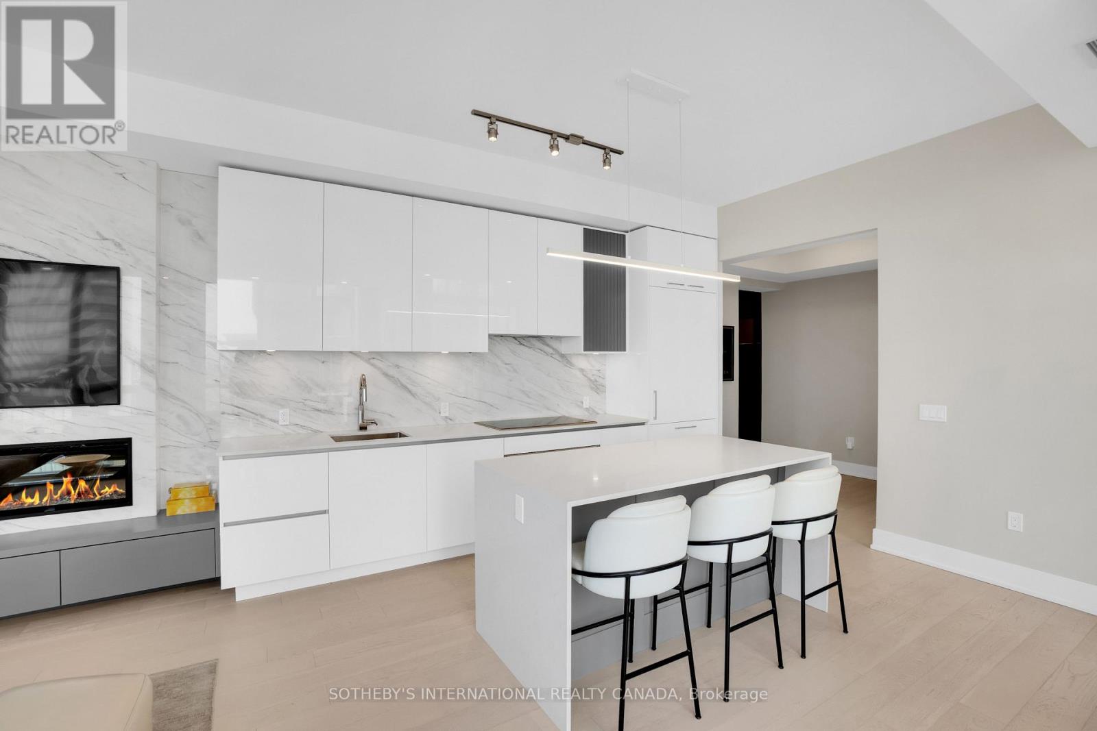 5405 - 1 Yorkville Avenue, Toronto, Ontario  M4W 0B1 - Photo 8 - C12691330