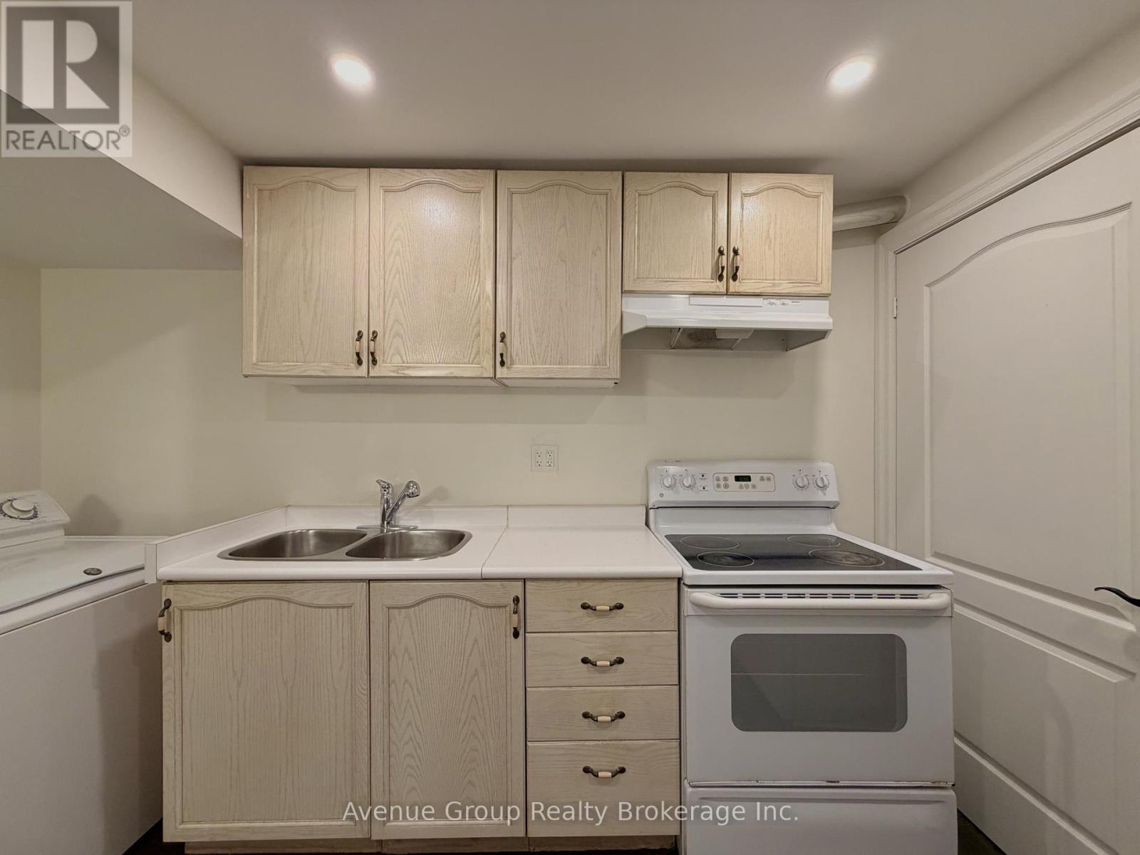 Lower - 190 Northwood Drive, Toronto, Ontario  M2M 2K4 - Photo 10 - C12691364