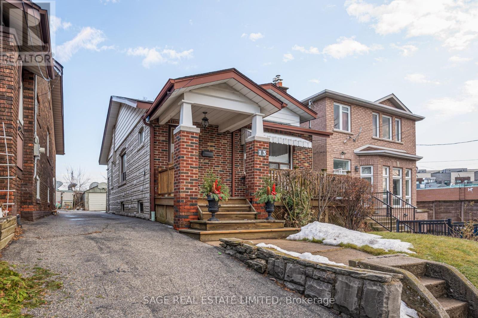13 Patterson Avenue, Toronto, Ontario  M1L 3Y1 - Photo 3 - E12691358