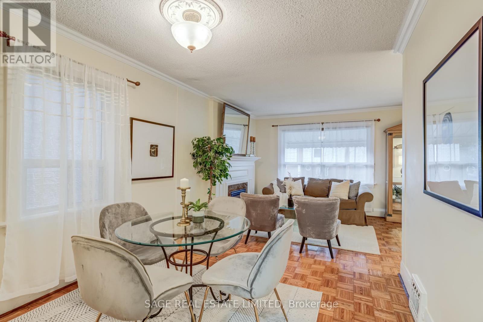 13 Patterson Avenue, Toronto, Ontario  M1L 3Y1 - Photo 4 - E12691358