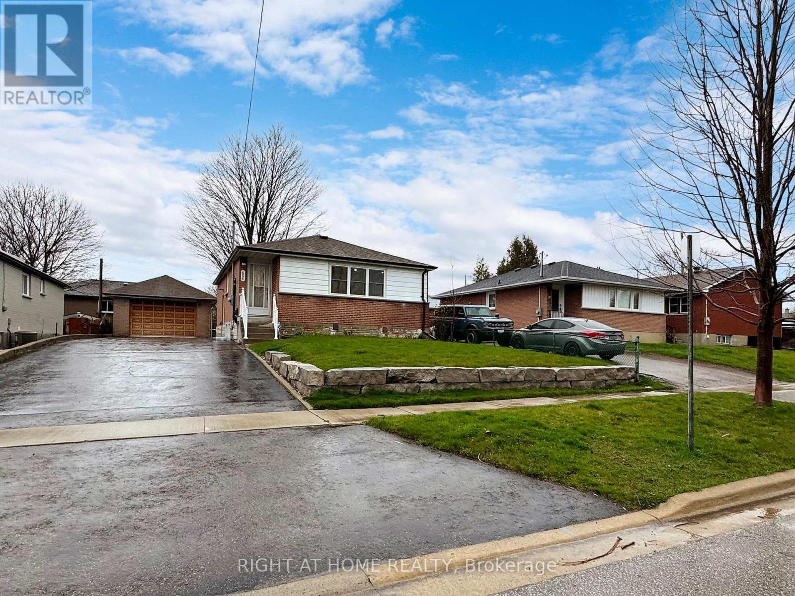 UPPER - 606 SHAKESPEARE AVENUE N, Oshawa, Ontario