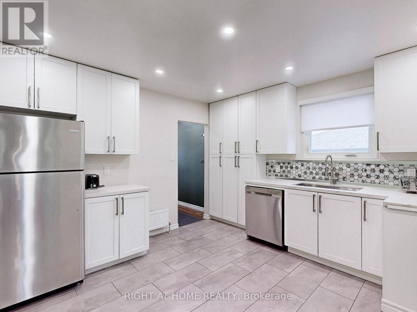 Upper - 606 Shakespeare Avenue N, Oshawa, Ontario  L1H 3H7 - Photo 18 - E12691390