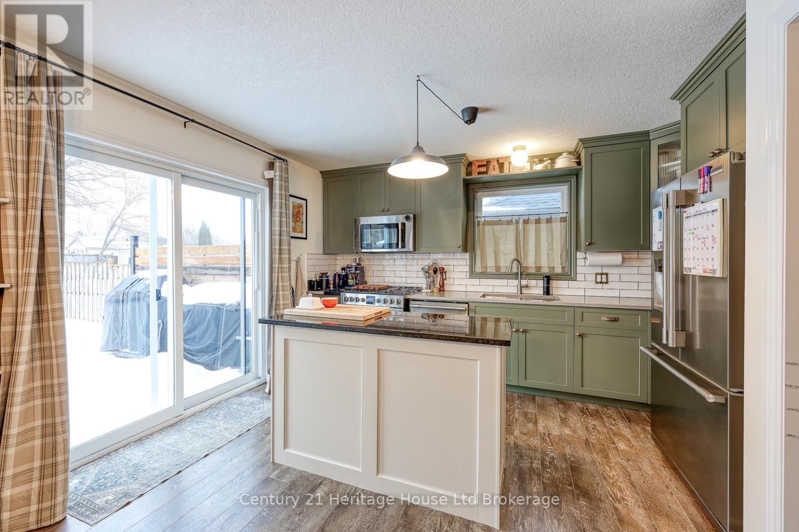 72 Pearl Street, Tillsonburg, Ontario  N4G 0A2 - Photo 10 - X12691354