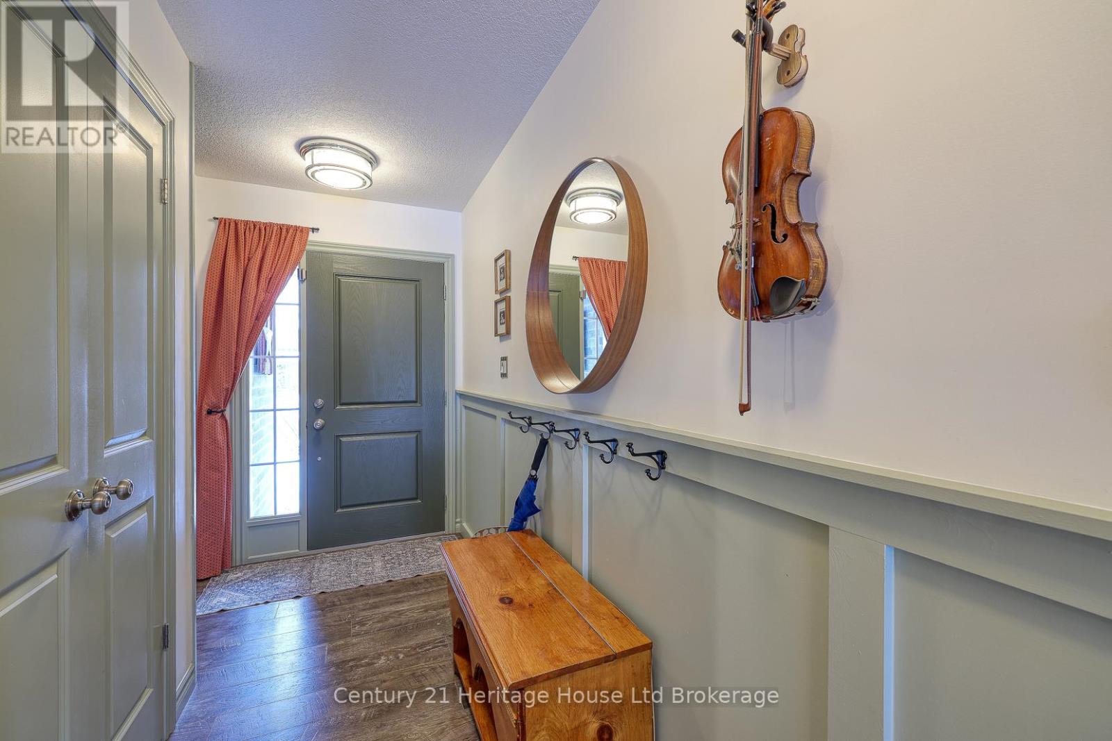 72 Pearl Street, Tillsonburg, Ontario  N4G 0A2 - Photo 5 - X12691354