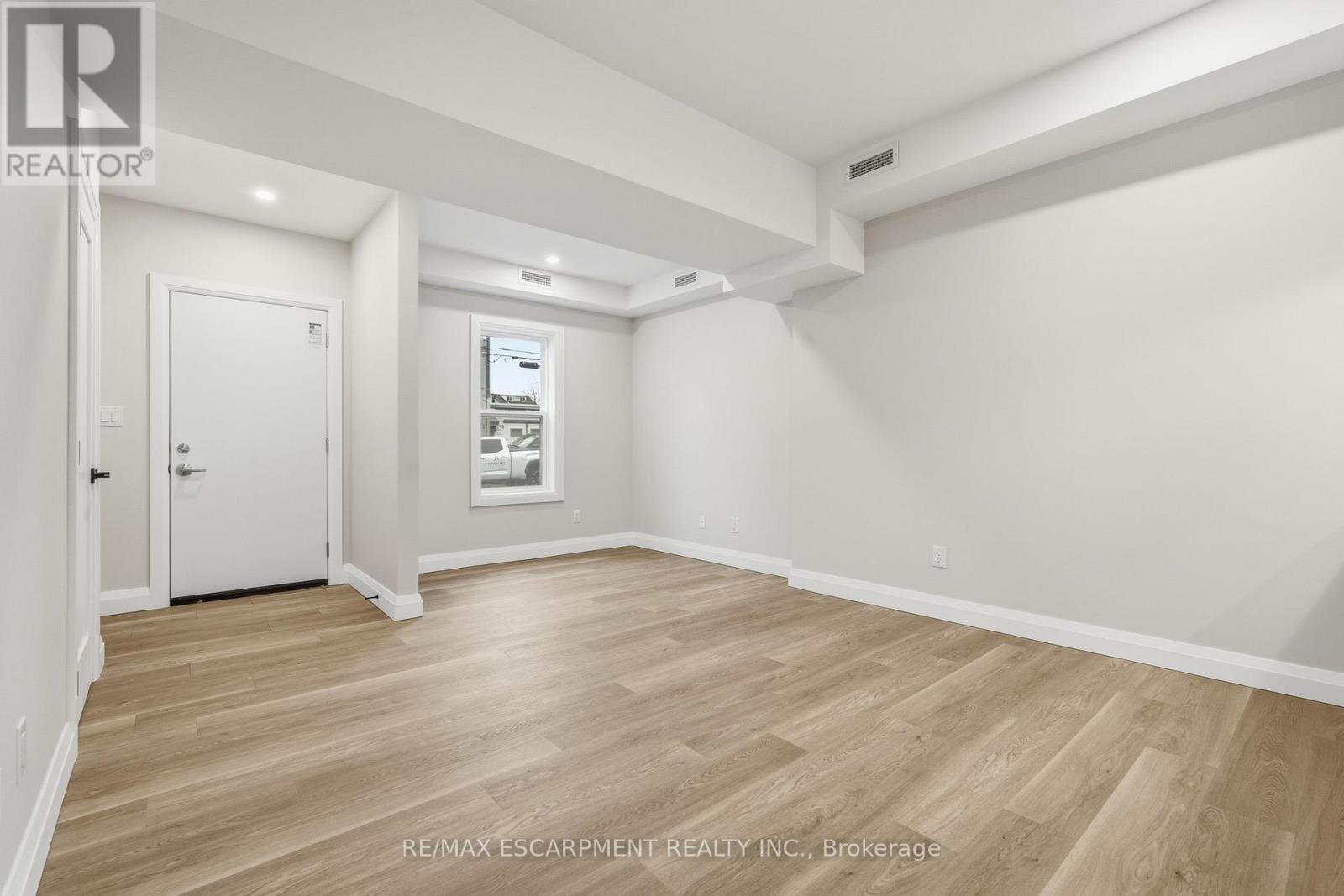 1 - 231 Park Street N, Hamilton (Central), Ontario  L8L 1L9 - Photo 8 - X12651822